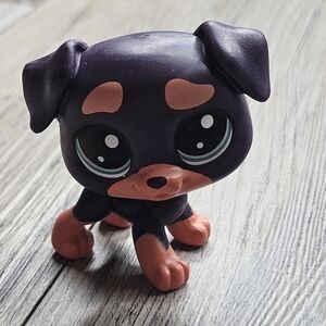 Littlest Pet Shop LPS Dark Tan Purple Thirty Rottweiler Dog Green Eyes